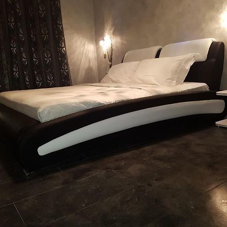 Отель Crispi Relax Рим Экстерьер фото
